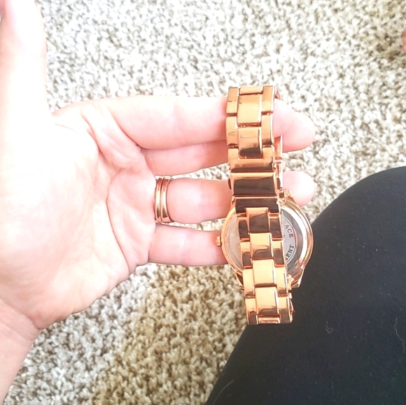 Watch - Picture 3 of 3